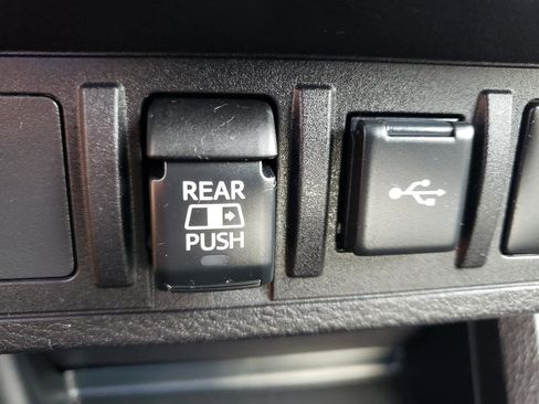 Used 2023 Toyota Tacoma TRD Sport image 22