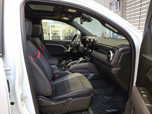 Certified 2024 Chevrolet Colorado Z71 w/ Z71 Convenience Package 2 image 18