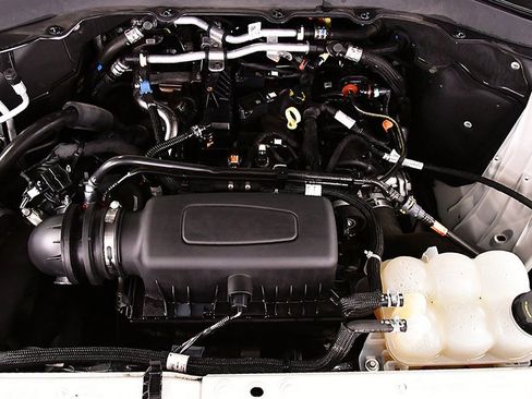 Used 2022 Ford Explorer XLT image 32