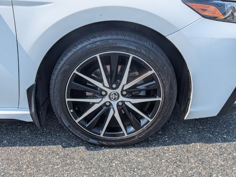 Used 2024 Toyota Camry SE w/ Cold Weather Package FWD image 11