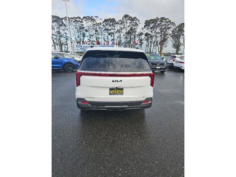 New 2025 Kia Carnival SX Prestige image 32