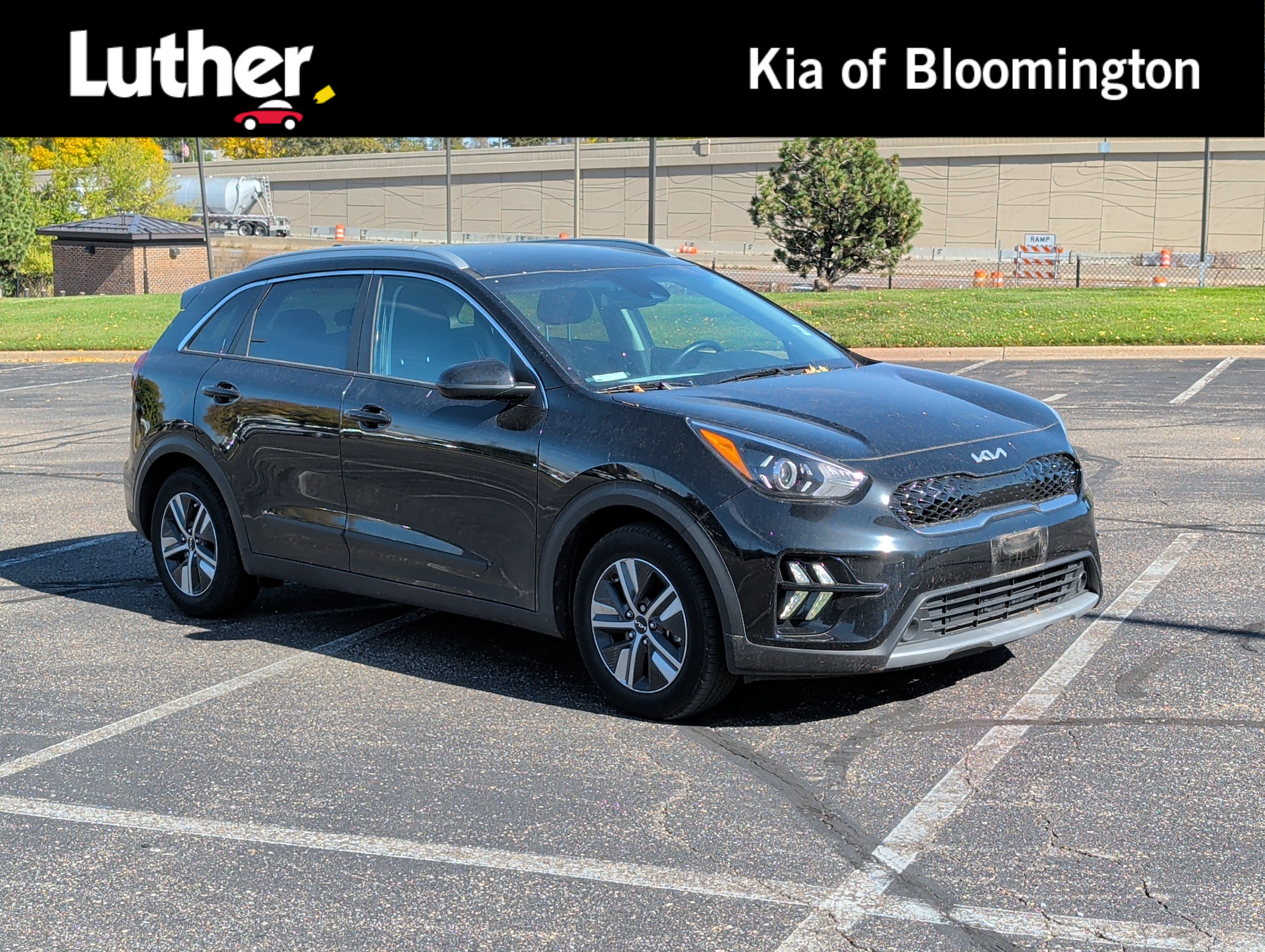 Used 2022 Kia Niro LXS w/ Digital Cluster Package FWD image 1