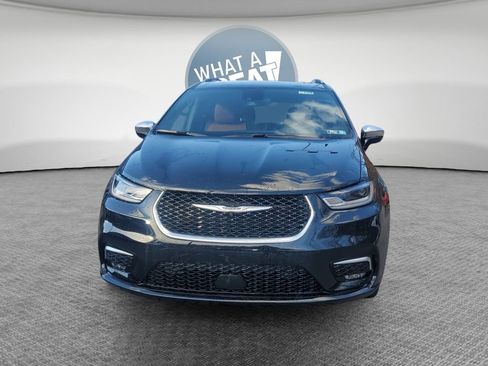 New 2026 Chrysler Pacifica Pinnacle image 9