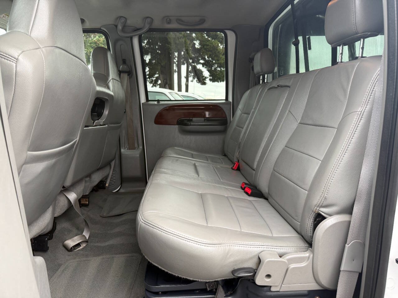 Used 2005 Ford F350 Lariat AWD/4WD image 29