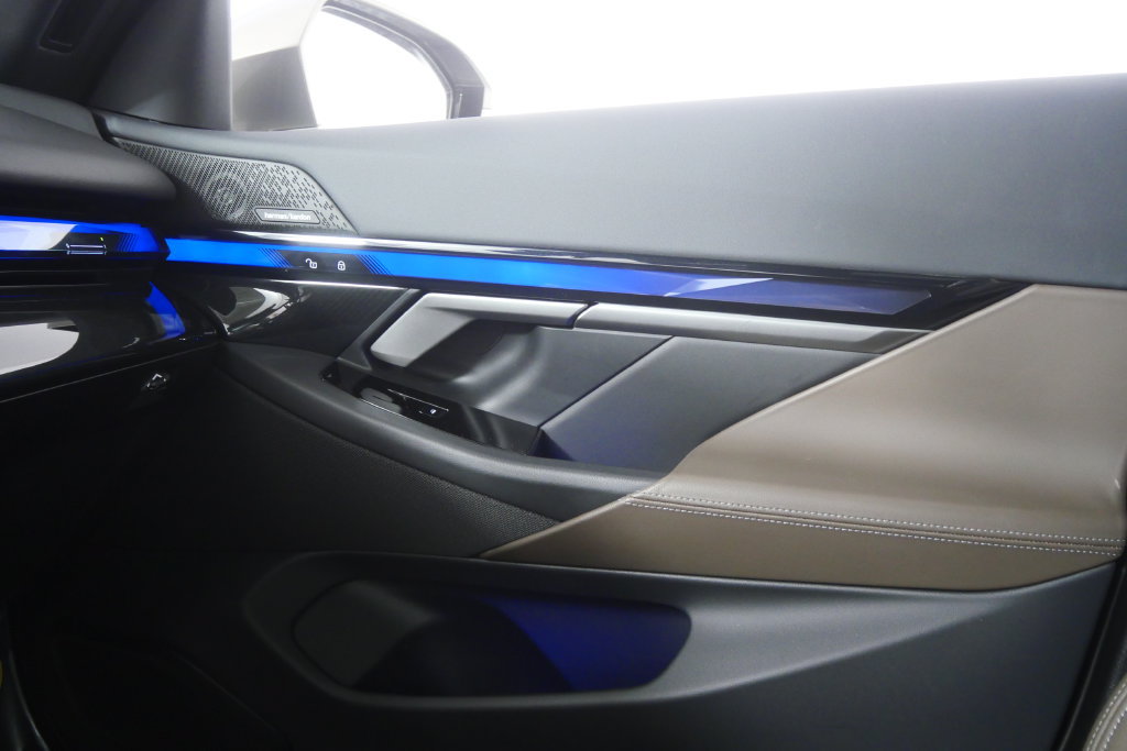 Certified 2026 BMW i5 eDrive40 AWD/4WD image 26
