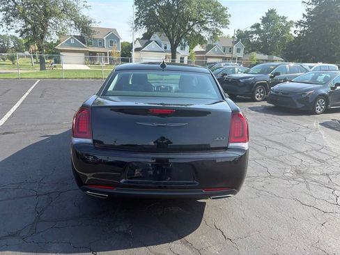 Used 2021 Chrysler 300 Touring w/ Sport Appearance Package AWD/4WD image 7