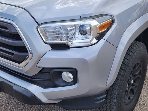 Used 2019 Toyota Tacoma SR5 image 5