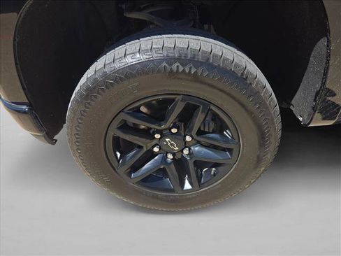 Used 2020 Chevrolet Silverado 1500 LT Trail Boss w/ Midnight Edition AWD/4WD image 23