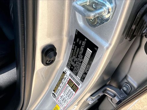 Used 2023 Toyota Highlander XLE FWD image 35