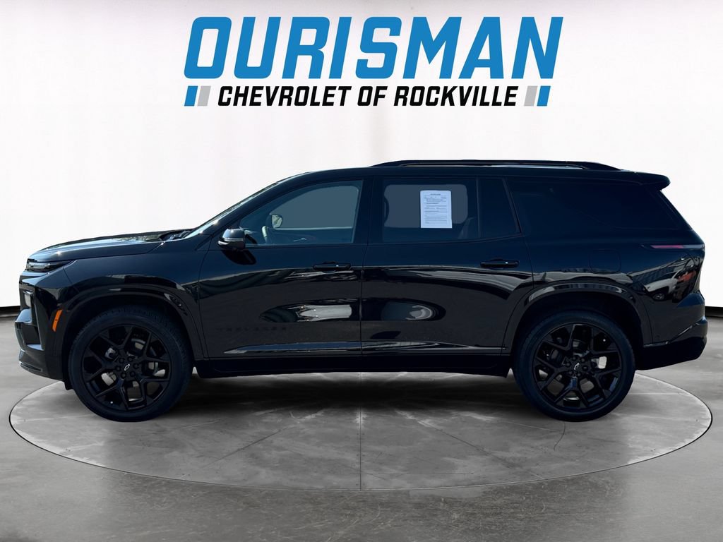 Used 2025 Chevrolet Traverse RS FWD image 3