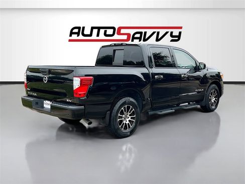 Used 2021 Nissan Titan SV w/ SV Convenience Package image 7