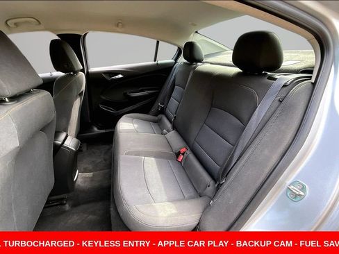 Used 2018 Chevrolet Cruze LS FWD image 21