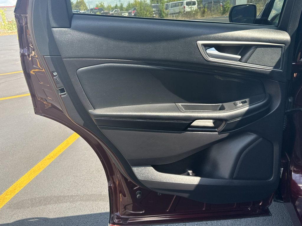 Used 2021 Ford Edge SEL w/ Convenience Package AWD/4WD image 29