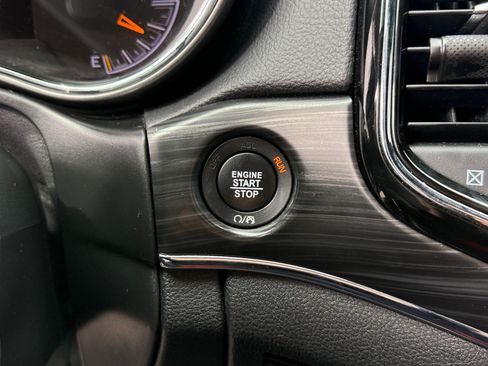 Used 2019 Jeep Grand Cherokee Limited AWD/4WD image 28
