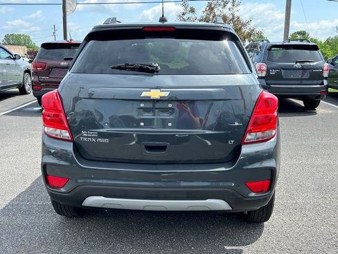 Used 2017 Chevrolet Trax LT w/ LT Convenience Package image 4