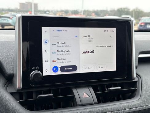 Used 2024 Toyota RAV4 XLE image 19