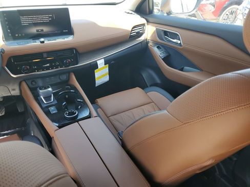 New 2026 Nissan Rogue Platinum AWD/4WD image 9