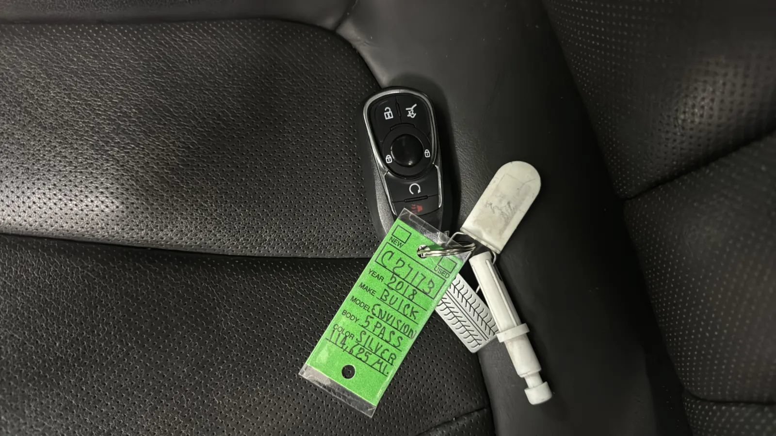 Used 2018 Buick Envision Essence AWD/4WD image 30