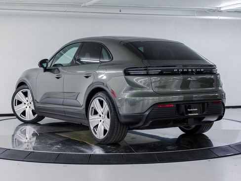 New 2025 Porsche Macan Electric image 3