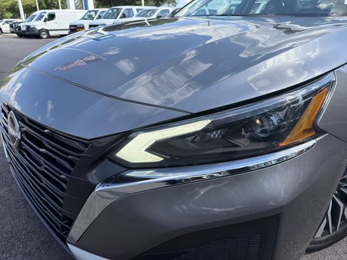 Used 2024 Nissan Altima 2.5 SV FWD image 6