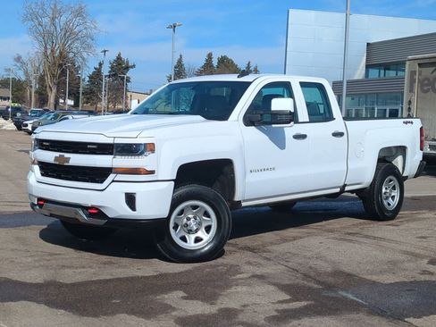 Used 2018 Chevrolet Silverado 1500 W/T w/ Trailering Package image 1