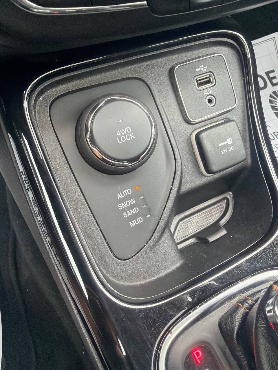 Used 2018 Jeep Compass Limited w/ Navigation Group AWD/4WD image 30