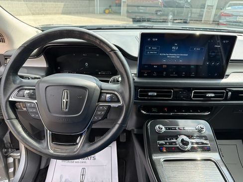 Used 2022 Lincoln Nautilus AWD w/ Premium Package image 23