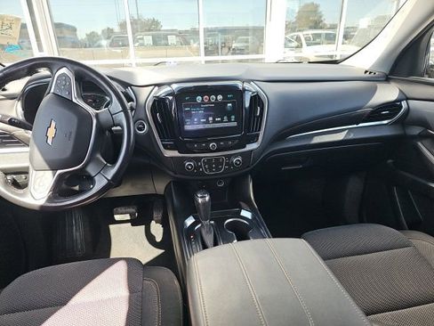 Used 2018 Chevrolet Traverse LT image 12