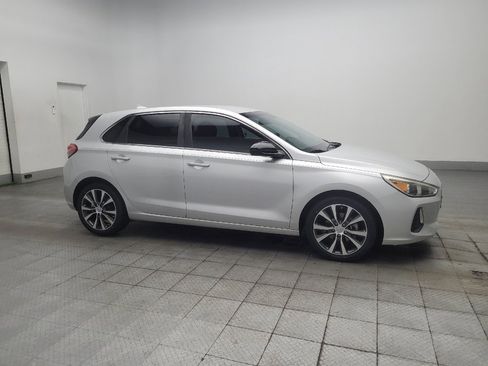 Used 2018 Hyundai Elantra GT FWD image 11