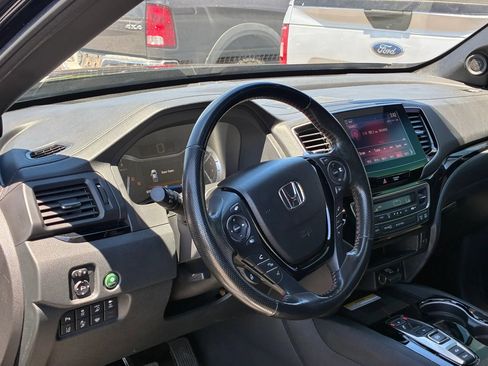Used 2023 Honda Ridgeline Black Edition image 17