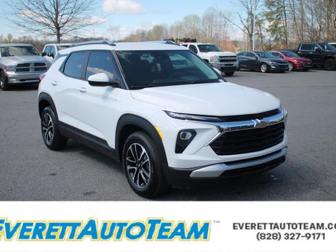 New 2026 Chevrolet TrailBlazer LT w/ Driver Confidence Package image 1