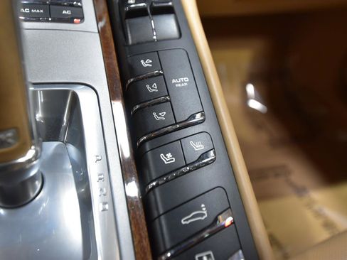 Used 2010 Porsche Panamera Turbo AWD/4WD image 37