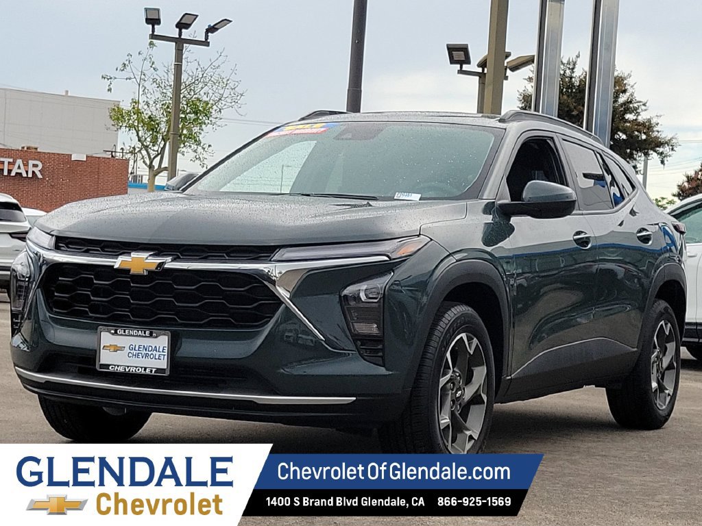 Used 2025 Chevrolet Trax LT FWD image 15
