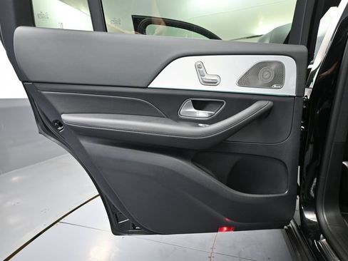 Used 2026 Mercedes-Benz GLS 450 4MATIC image 30