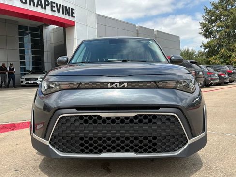 Used 2024 Kia Soul LX w/ Option Group 015 FWD image 3