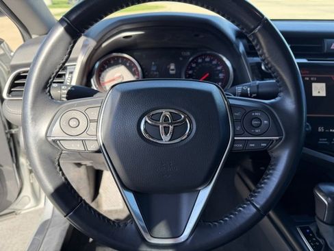 Used 2020 Toyota Camry XSE image 12