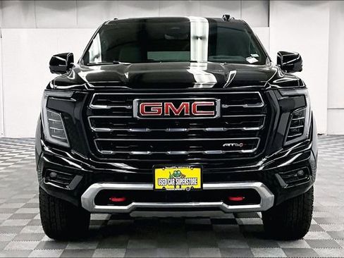 Used 2025 GMC Yukon XL AT4 w/ AT4 Premium Plus Package image 4