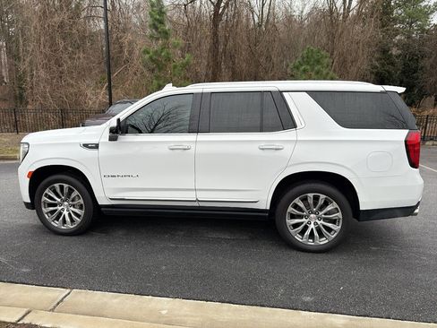 Used 2021 GMC Yukon Denali w/ Denali Premium Package image 8