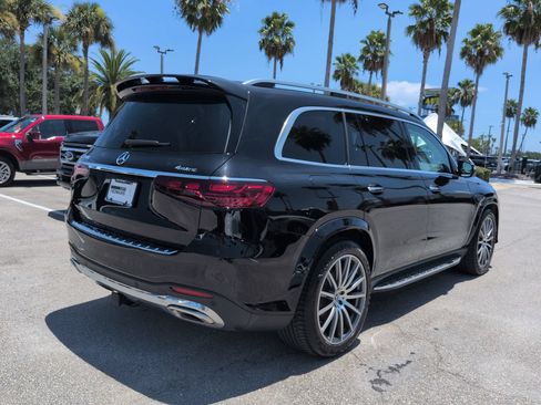 Used 2024 Mercedes-Benz GLS 580 4MATIC image 4