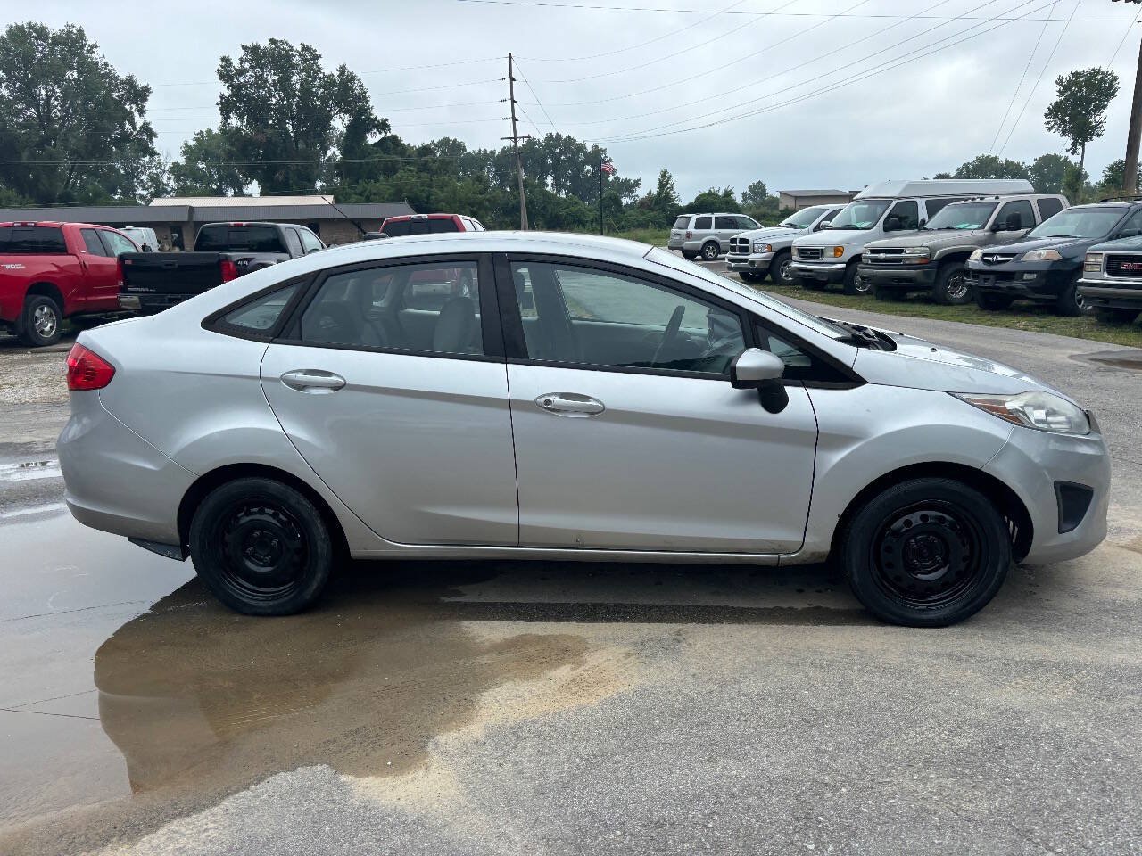 Used 2013 Ford Fiesta S FWD image 7