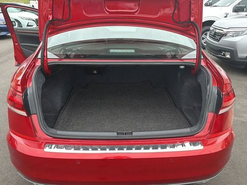 Used 2022 Volkswagen Passat 2.0T FWD image 28