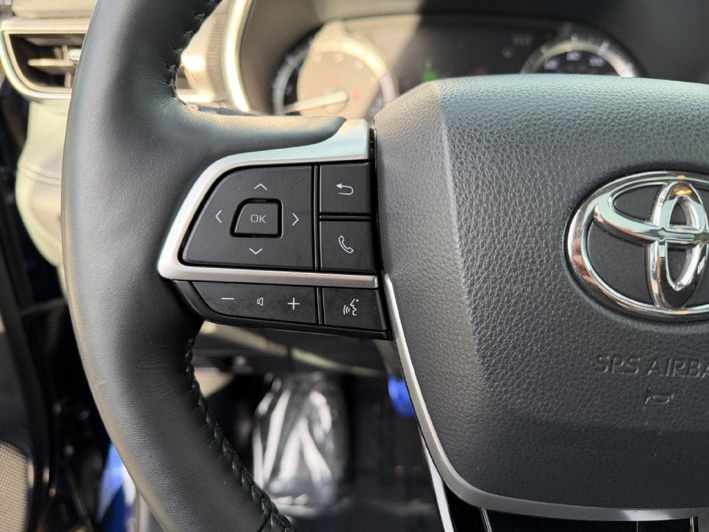 Used 2022 Toyota Highlander Platinum AWD/4WD image 15