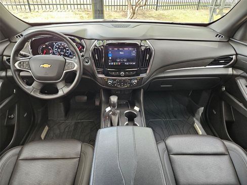 Used 2023 Chevrolet Traverse High Country AWD/4WD image 11