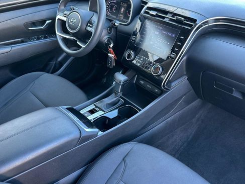 Used 2022 Hyundai Tucson SE w/ Cargo Package image 16