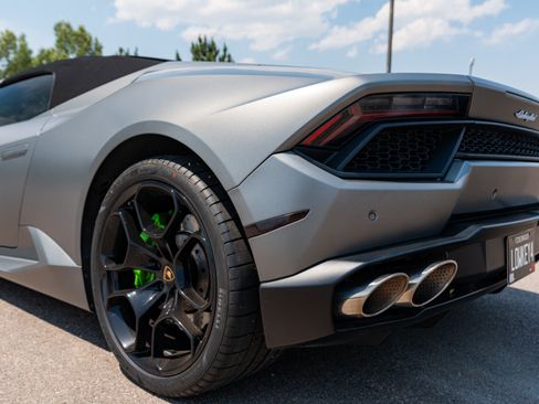 Used 2017 Lamborghini Huracan LP 580-2 RWD image 17