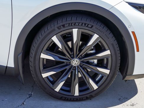 Certified 2025 Toyota Crown Platinum AWD/4WD image 10
