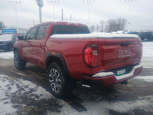 Used 2024 GMC Canyon AT4 w/ Technology Package image 7