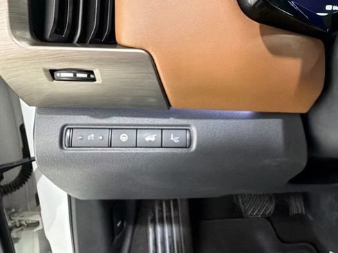 Used 2023 Nissan Pathfinder Platinum AWD/4WD image 12
