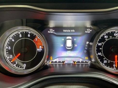 Used 2019 Jeep Cherokee Limited image 16