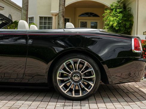 Used 2019 Rolls-Royce Dawn RWD image 5